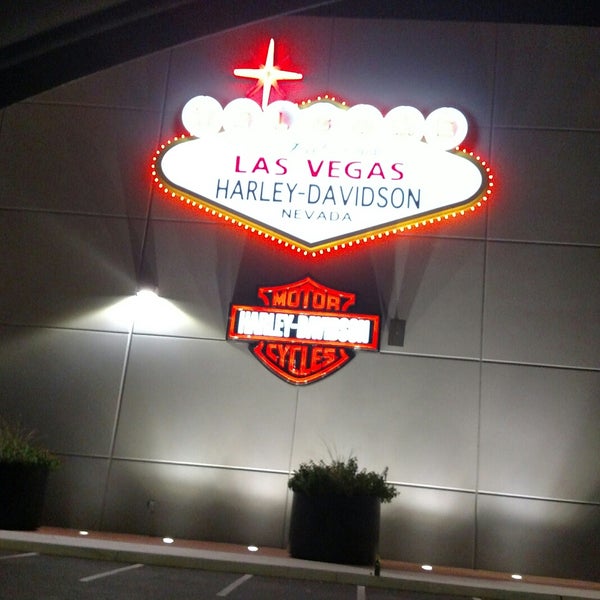 Das Foto wurde bei Las Vegas Harley-Davidson von Brandi S. am 8/22/2017 aufgenommen
