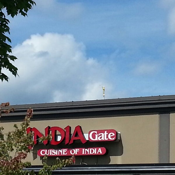 Foto tomada en India Gate Restaurant  por Jerry C. el 8/30/2013