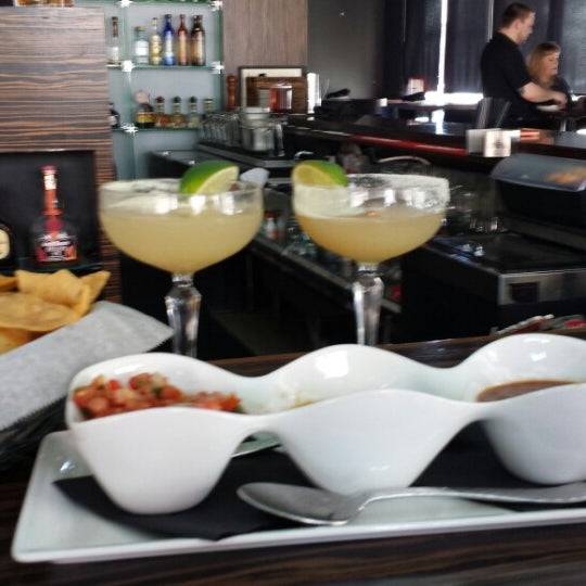 Foto tirada no(a) Dos Rios Cantina &amp; Tequila Lounge por Teresa V. em 4/5/2014
