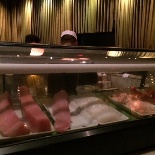 Foto scattata a Uptown Sushi da CEP il 7/28/2014