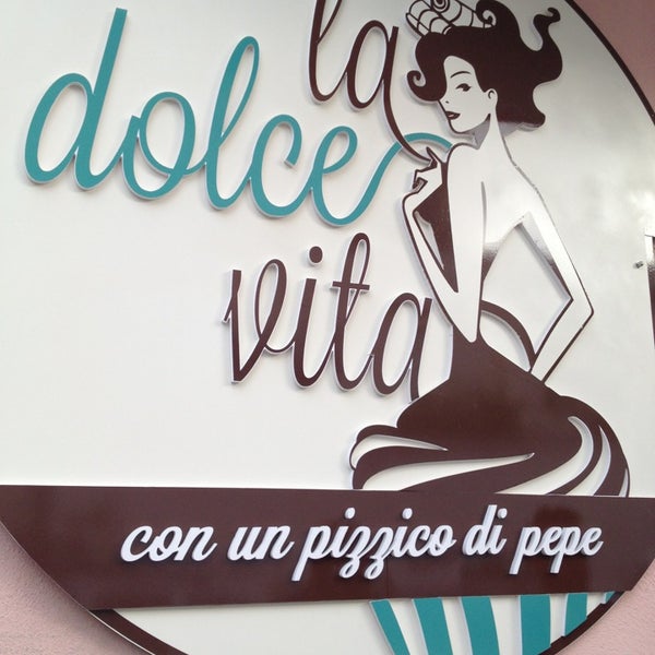 комильфо viva la dolce vita. La dolce vita 1960 poster. комильфо viva la dolce vita. La dolce vita постер. La dolce vita fellini постер.