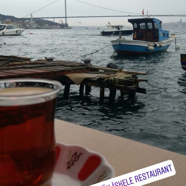 Photo prise au Çengelköy İskele Restaurant par Bb J. le2/4/2018