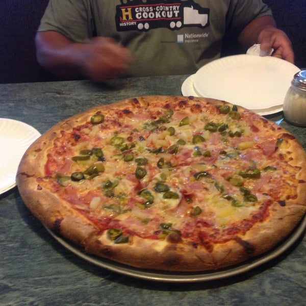 Photo taken at Engine House Pizza by Grill Doctor on 7/1/2013
