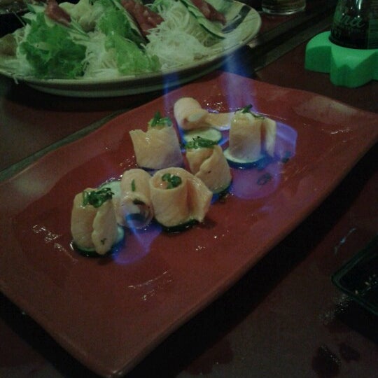 Снимок сделан в Restaurante Irori | 囲炉裏 пользователем Larissa S. 12/19/2012