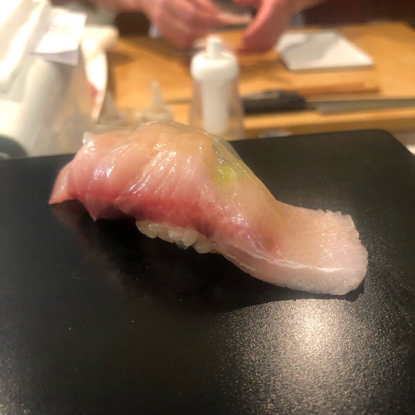 Das Foto wurde bei Tanoshi Sushi von Vanessa S. am 7/13/2019 aufgenommen