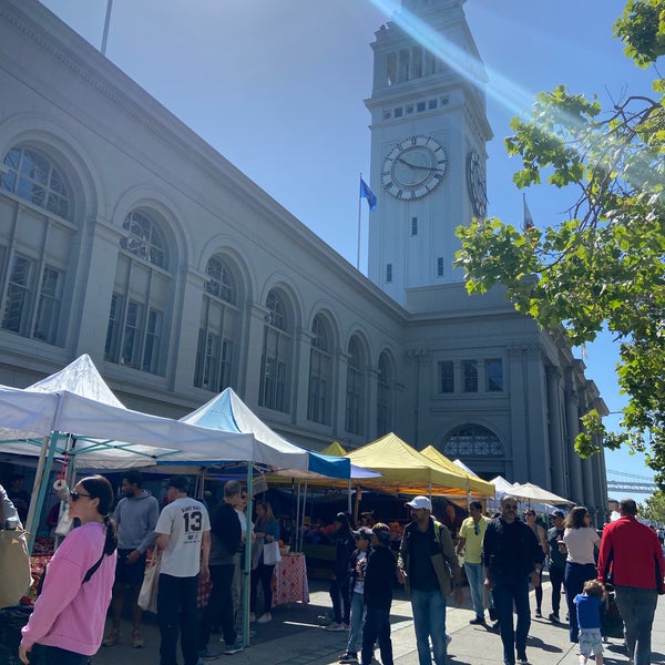 5/21/2022 tarihinde Vanessa S.ziyaretçi tarafından Ferry Plaza Farmers Market'de çekilen fotoğraf