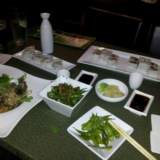 11/24/2012에 Candyce S.님이 Oops! Sushi &amp; Sake Bar에서 찍은 사진