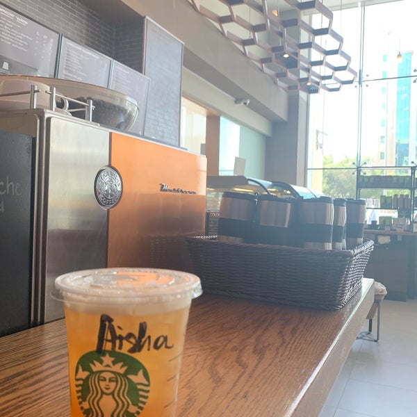 Foto tirada no(a) Starbucks (ستاربكس) por Awoosh . em 3/18/2019