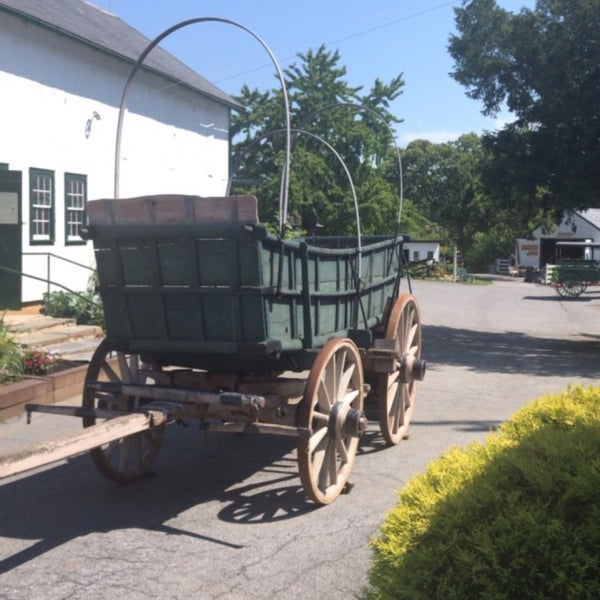 Снимок сделан в The Amish Farm and House пользователем Anya B. 7/24/2019