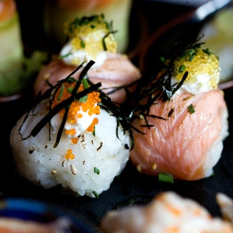 Foto diambil di Bento Sushi Restaurant oleh Antonio S. pada 11/29/2012