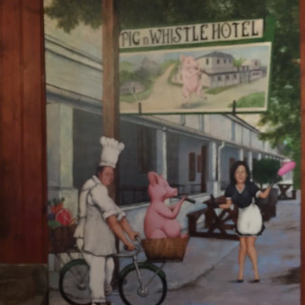 รูปภาพถ่ายที่ The Historic Pig and Whistle Inn โดย Claude เมื่อ 1/4/2016