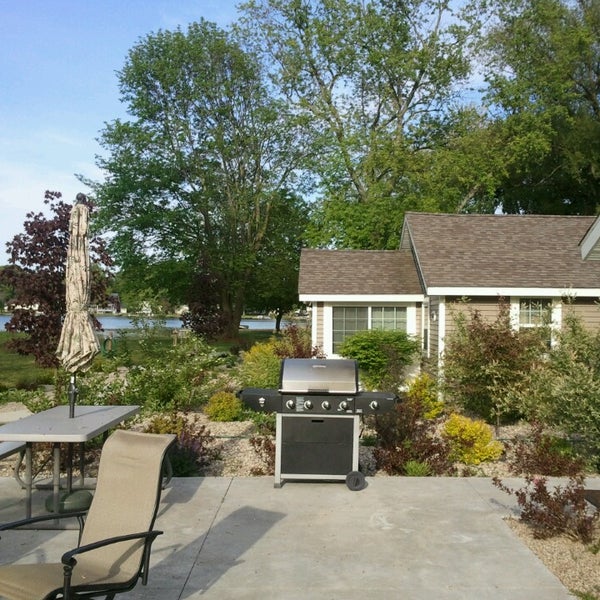 Leach Lake Cabins Hastings Mi