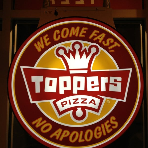 Foto tomada en Toppers Pizza  por Tamara H. el 7/18/2013