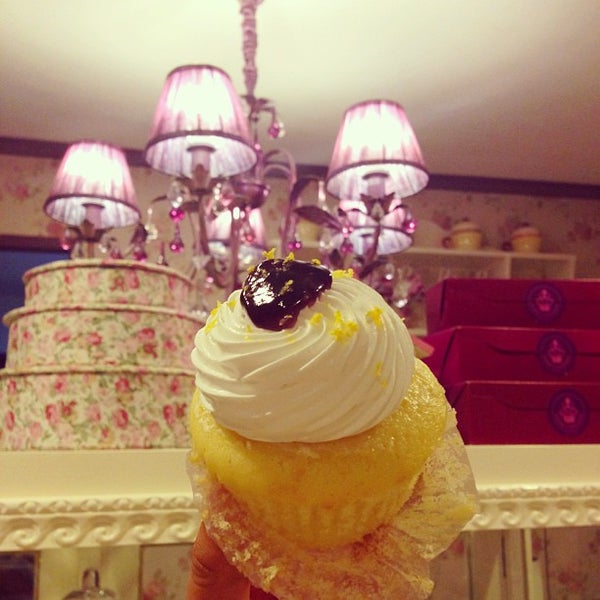 Das Foto wurde bei Phoebe&#39;s Cupcakery von Phoebe am 7/28/2013 aufgenommen