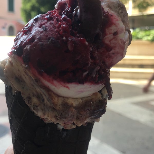 9/19/2018에 Valentina F.님이 Luka Ice Cream &amp; Cakes에서 찍은 사진