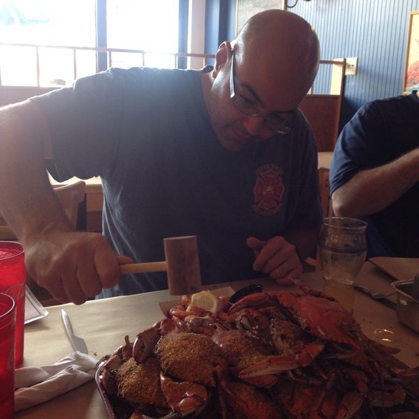 Photo taken at Blue Crab by Israel N. on 9/6/2014