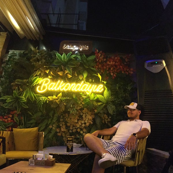 Foto diambil di Cafe Balkon oleh Sinan Ç. pada 8/6/2022