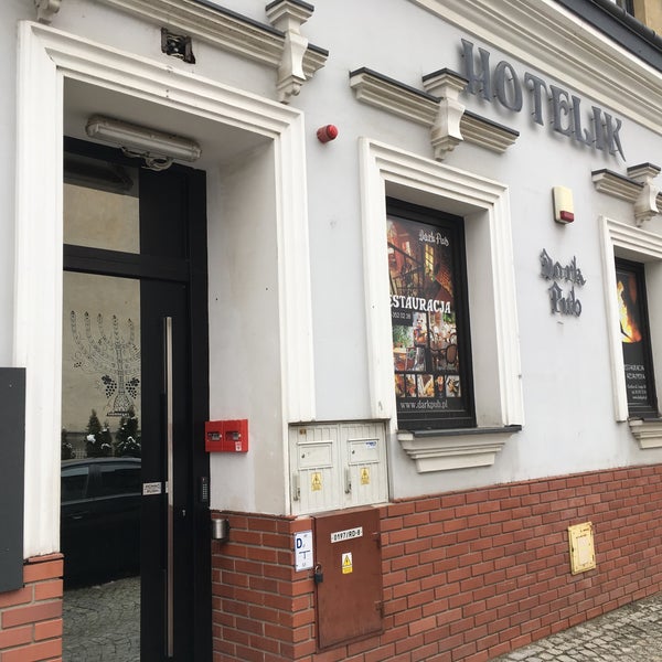 Твид бар петроградская. Бар 8 на петроградке. Пабы лондона интерьер. Дарк паб мясницкая. Dark pub.