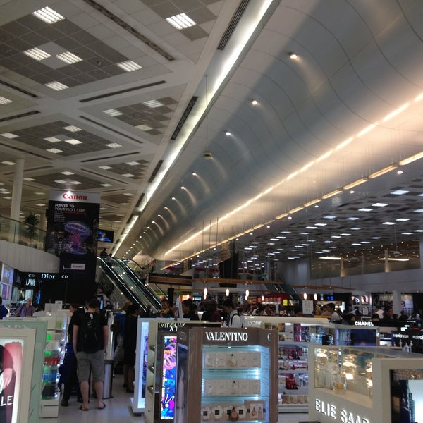 Снимок сделан в Doha International Airport (DOH) مطار الدوحة الدولي пользователем Alla 5/19/2013