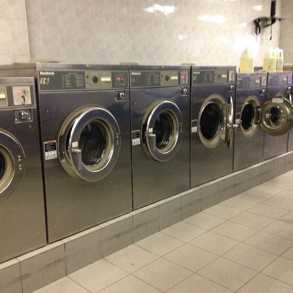 P & P Laundromat Laundry Service in Williamsburg