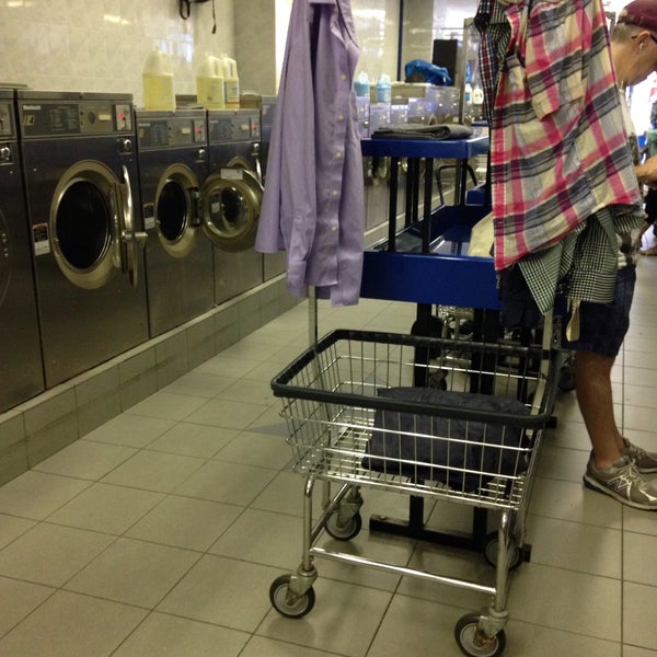 P & P Laundromat Laundry Service in Williamsburg