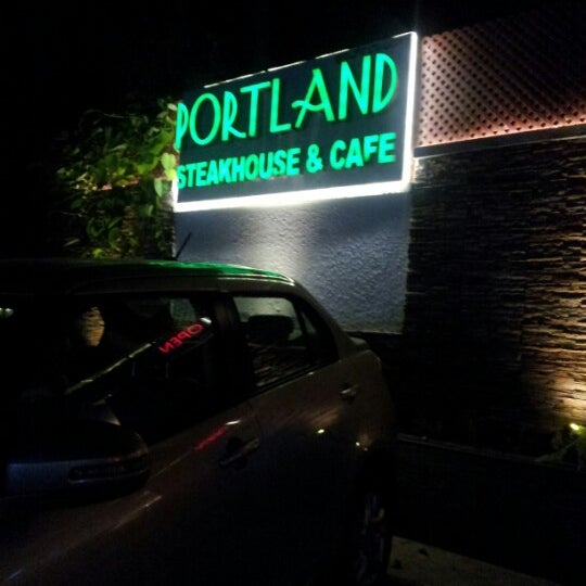 10/3/2012にBushraがPortland Steakhouse &amp; Cafeで撮った写真