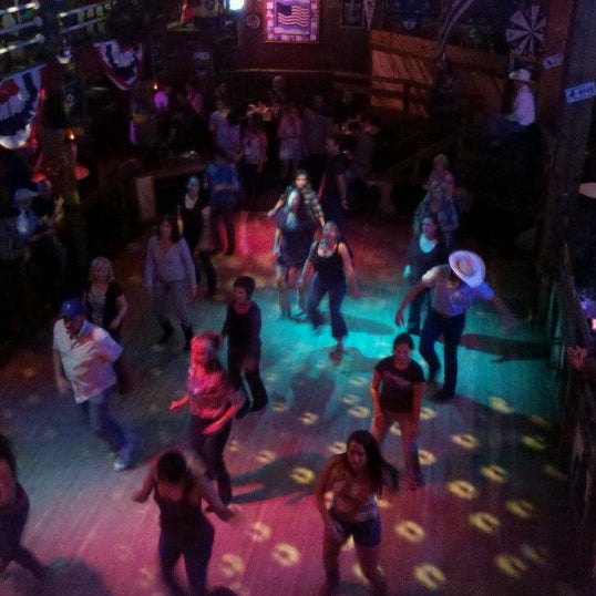 Foto tirada no(a) In Cahoots Dance Hall &amp; Saloon por Kris P. em 11/21/2012