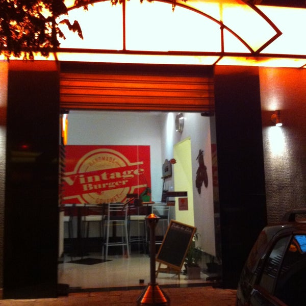 5/11/2013에 Jefferson G.님이 Vintage Burger에서 찍은 사진