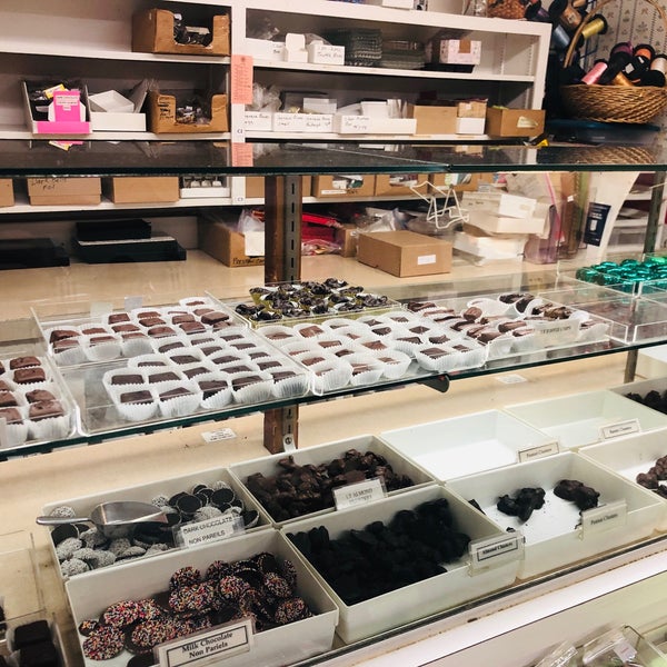 Preston's Candy and Ice Cream 1170 Broadway