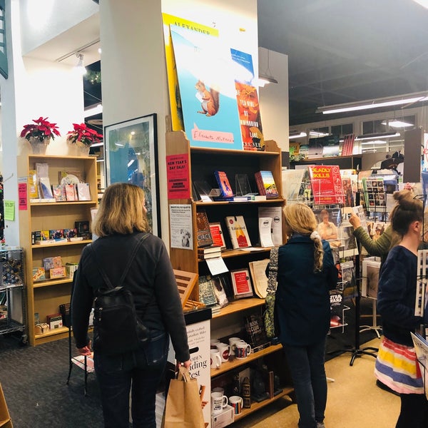 1/1/2019 tarihinde Xiao M.ziyaretçi tarafından Bookshop Santa Cruz'de çekilen fotoğraf