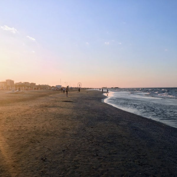 Foto tirada no(a) Rimini Beach por Rudis K. em 8/4/2019