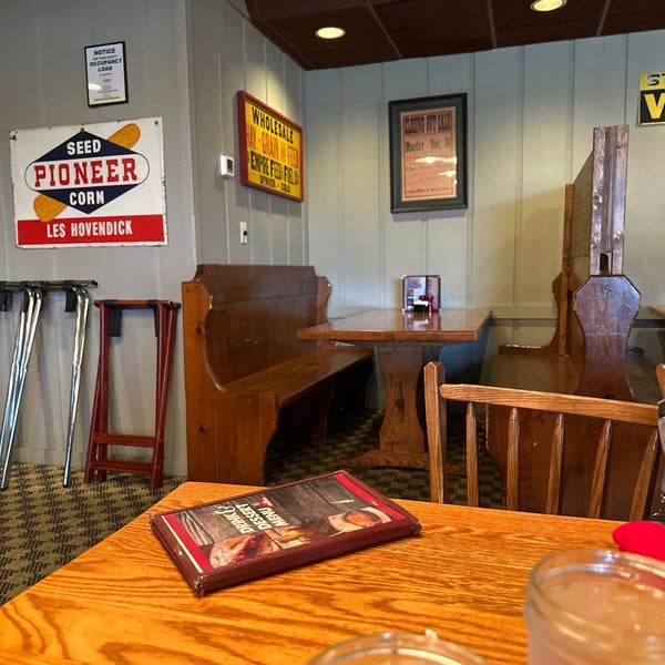 Machine Shed Restaurant 30 tips