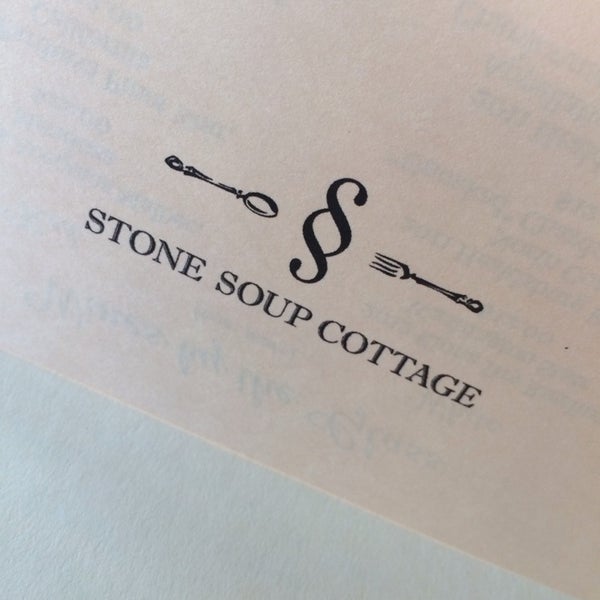 รูปภาพถ่ายที่ Stone Soup Cottage โดย Jon F. เมื่อ 4/5/2014