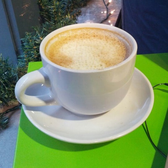 Photo taken at Overflow Coffee Bar by Bo S. on 12/8/2012