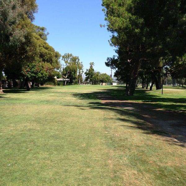 Снимок сделан в Heartwell Golf Course пользователем Edgar M. 8/10/2013