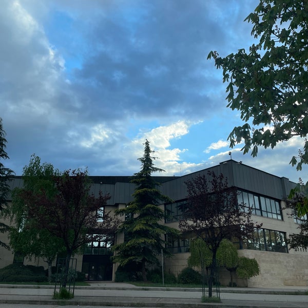 Foto tomada en Orta Doğu Teknik Üniversitesi  por ALNN ARENN ✈✈ el 5/6/2022