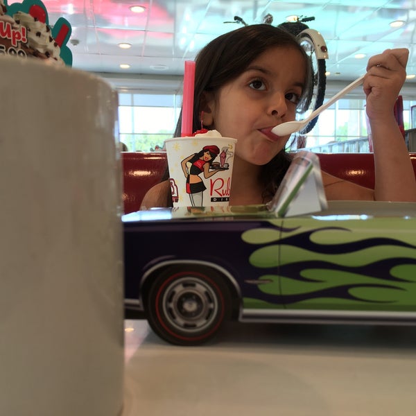 Photo taken at Ruby&#39;s Diner by Mark H. on 8/22/2016