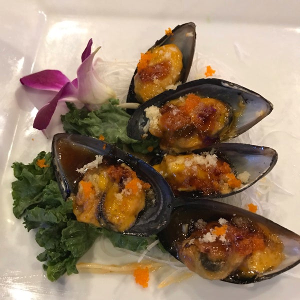 Photo taken at Eurasia Sushi Bar &amp; Seafood by Martin G. on 11/26/2018