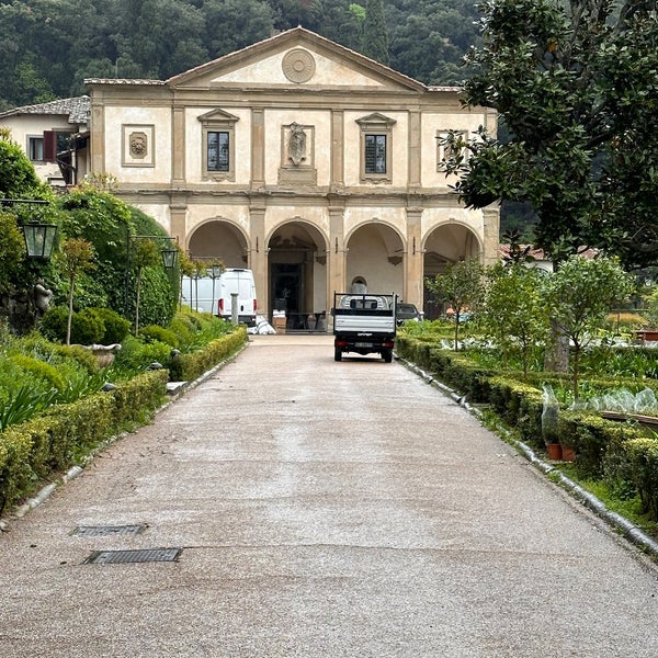 Foto diambil di Belmond Villa San Michele oleh R- Alessa pada 5/1/2023