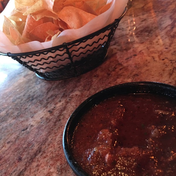 4/3/2017 tarihinde Eric B.ziyaretçi tarafından Tacos &amp; Tequilas Mexican Grill'de çekilen fotoğraf