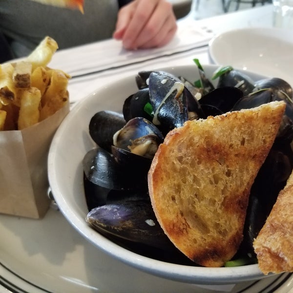 Good mussels and onion soup