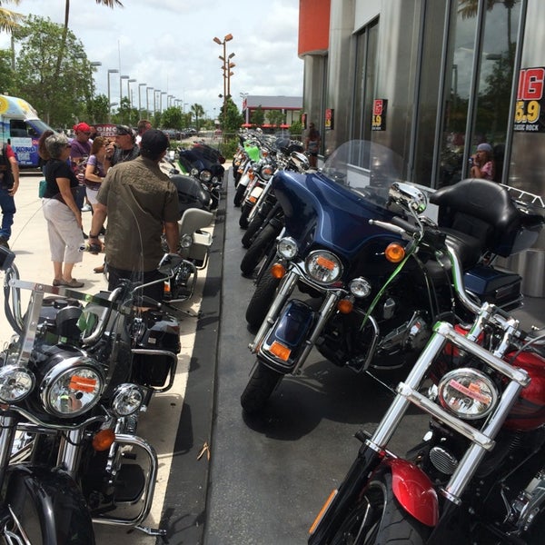 Foto tomada en Peterson&#39;s Harley-Davidson of Miami  por Rodrigo T. el 6/15/2014