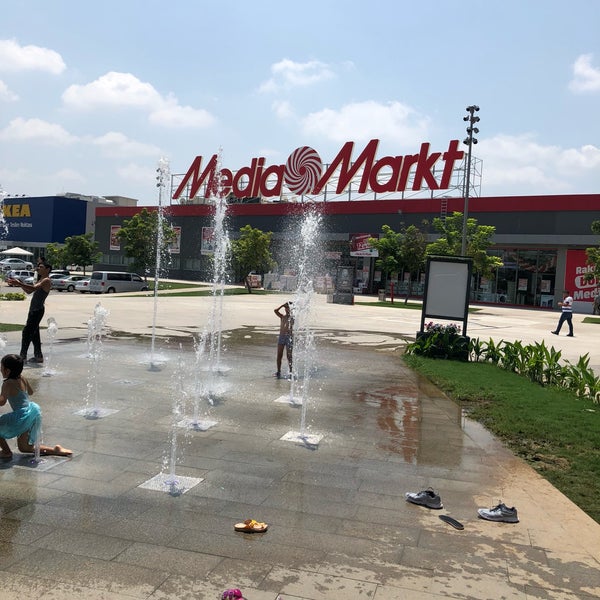 Foto scattata a MediaMarkt da Özgür A. il 7/14/2018
