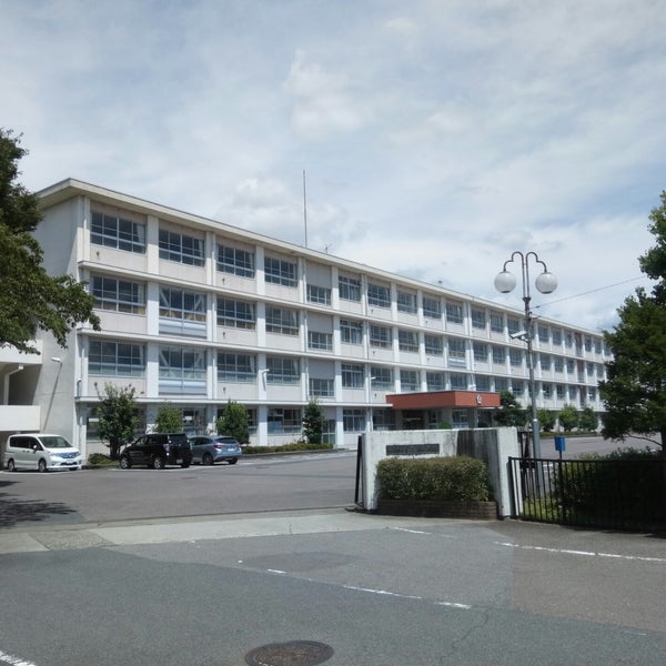 Photos At 岐阜県立可児高等学校