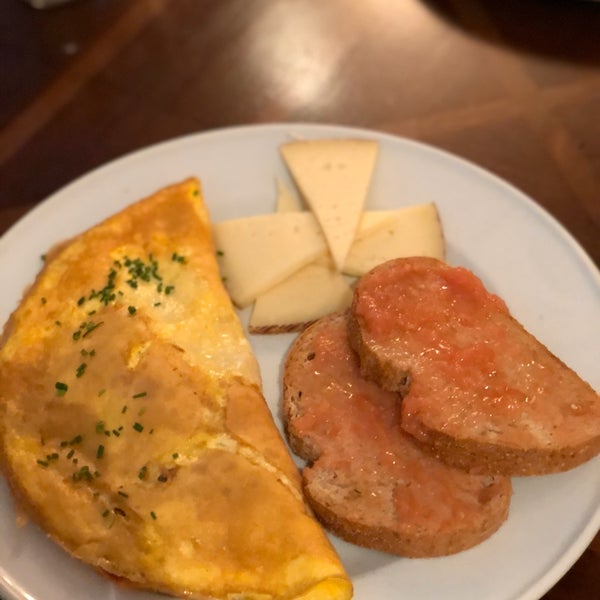 Prueben el omelette ibérico 👌🏻y su café americano es MUY bueno