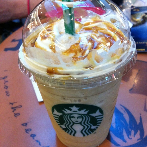 รูปภาพถ่ายที่ Starbucks โดย Miguel เมื่อ 1/10/2013