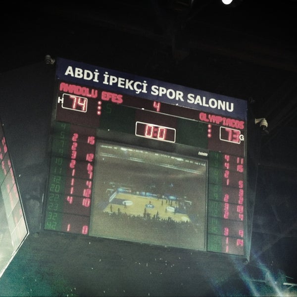 Снимок сделан в Abdi İpekçi Arena пользователем Berfin B. 4/19/2013