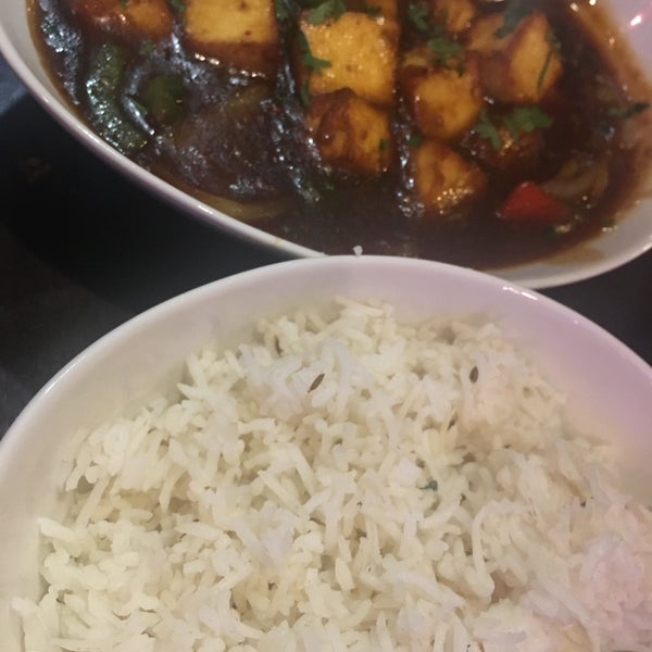 8/29/2017 tarihinde Shivani M.ziyaretçi tarafından Spice Rack Indian Fusion Dining'de çekilen fotoğraf
