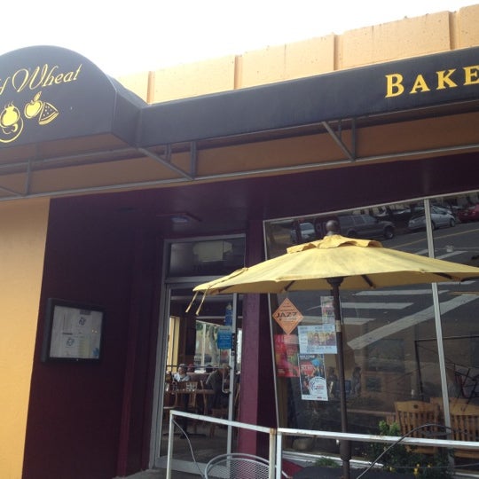 10/20/2012에 Jeff T.님이 Wild Wheat Bakery Cafe &amp; Restaurant에서 찍은 사진