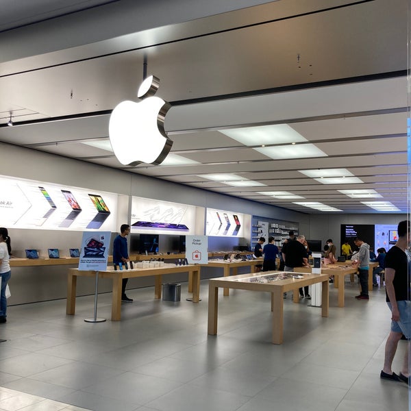 Apple Richmond Centre City Centre Richmond, BC